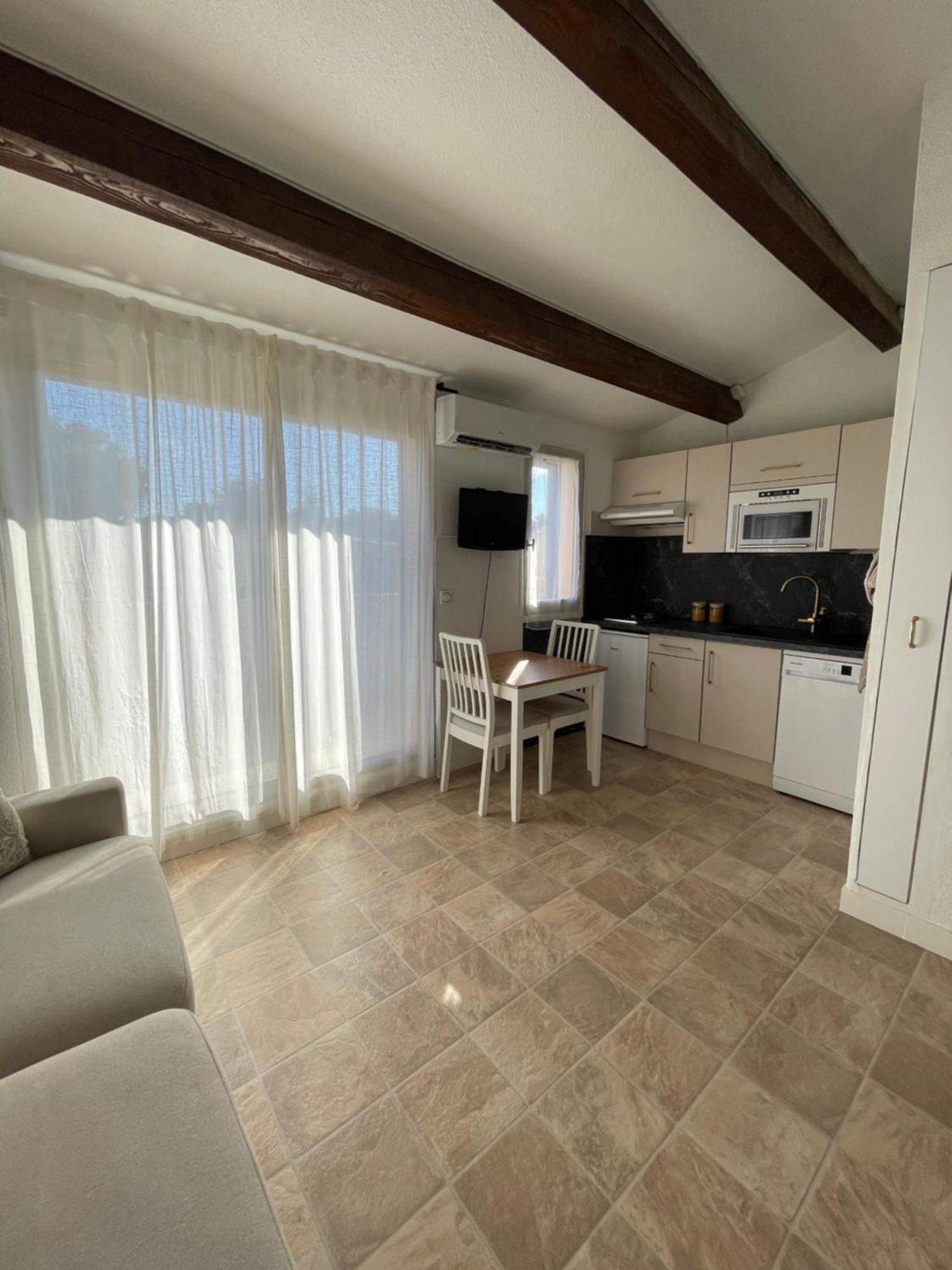 Appartement Pinede Piscine Clim Proche Plage Village Naturiste แอกด์ ภายนอก รูปภาพ